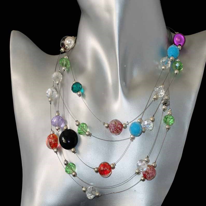 Collier Fantaisie Vintage Perles en verre à facettes Noires et à